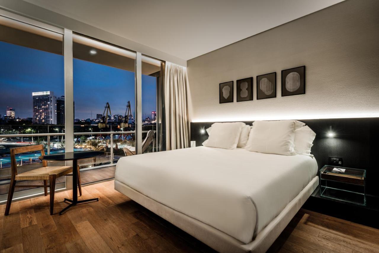 Habitación Superior con cama extragrande adaptada para personas de movilidad reducida