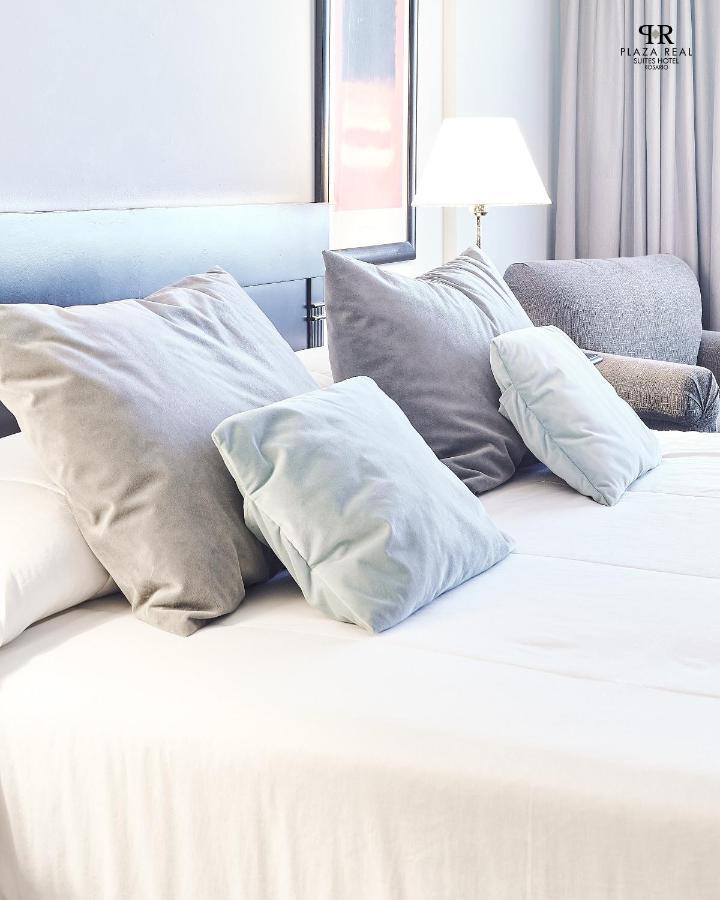 Habitación con cama grande