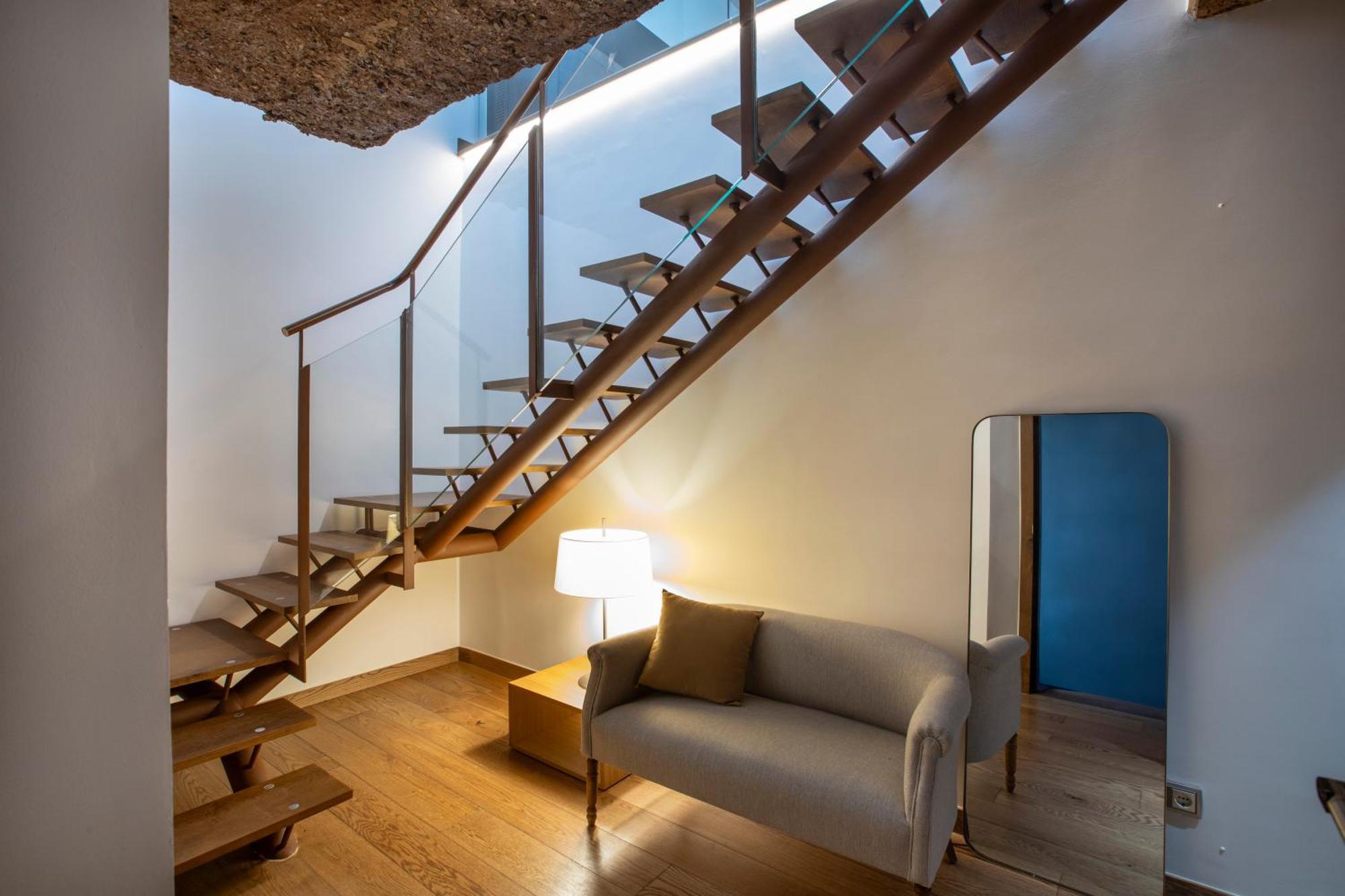 Deluxe Double Room with Balcony,1675746214:JPEG