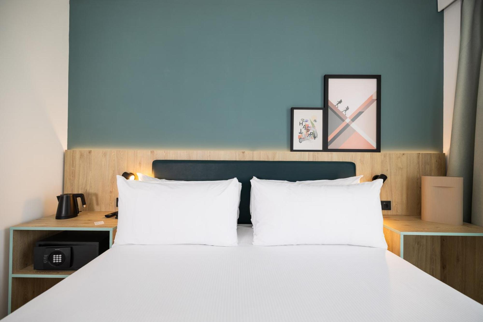 Habitación con cama grande