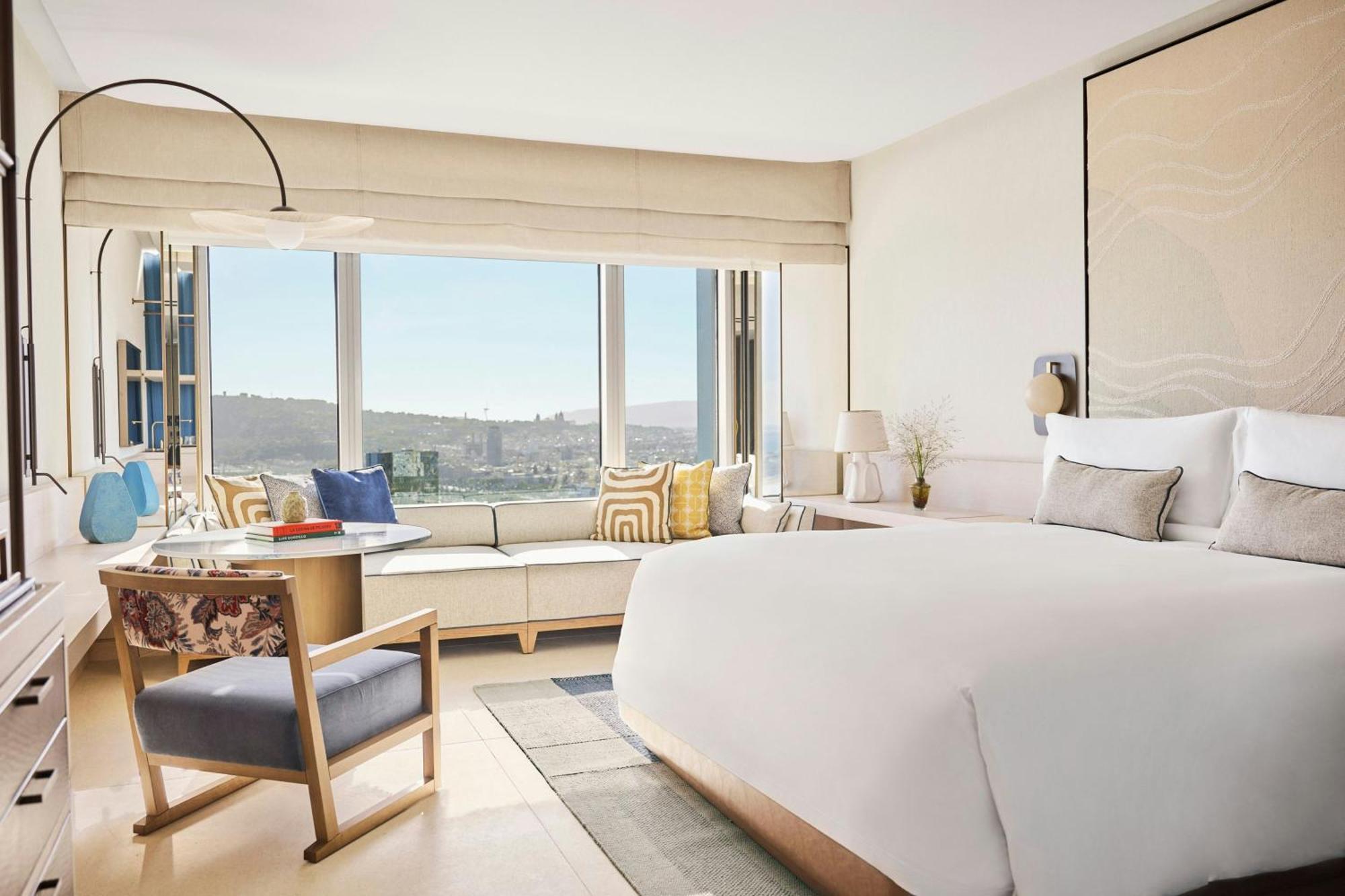 Habitación Panorama con cama extragrande y vistas a la ciudad