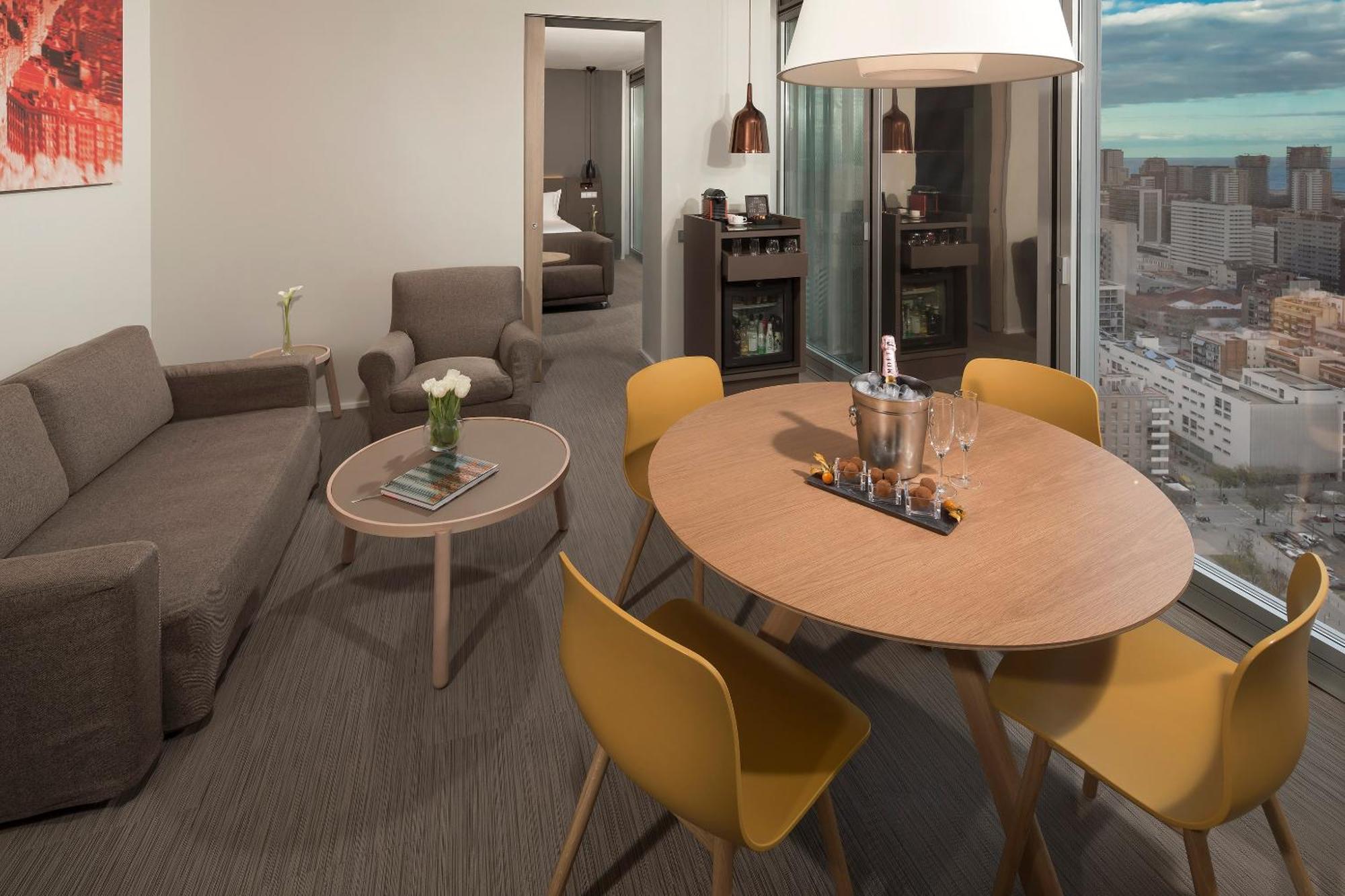 Suite The Level con vistas al mar