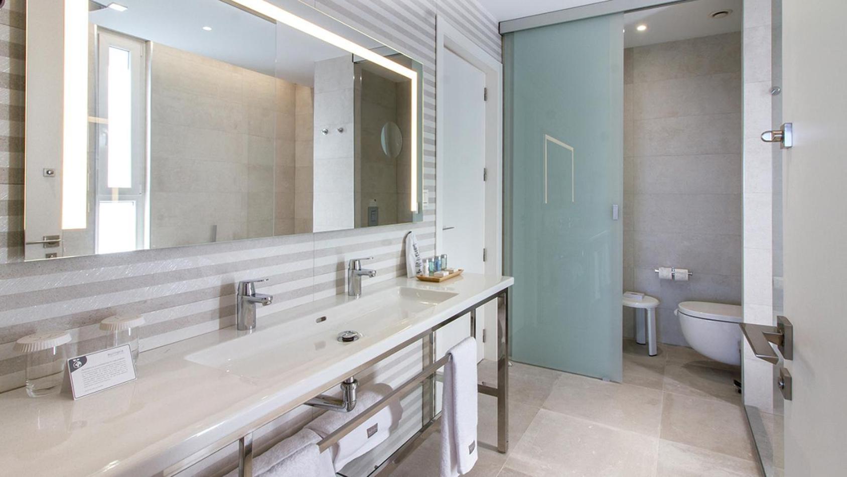 Suite Kitchenette,615671985:JPEG