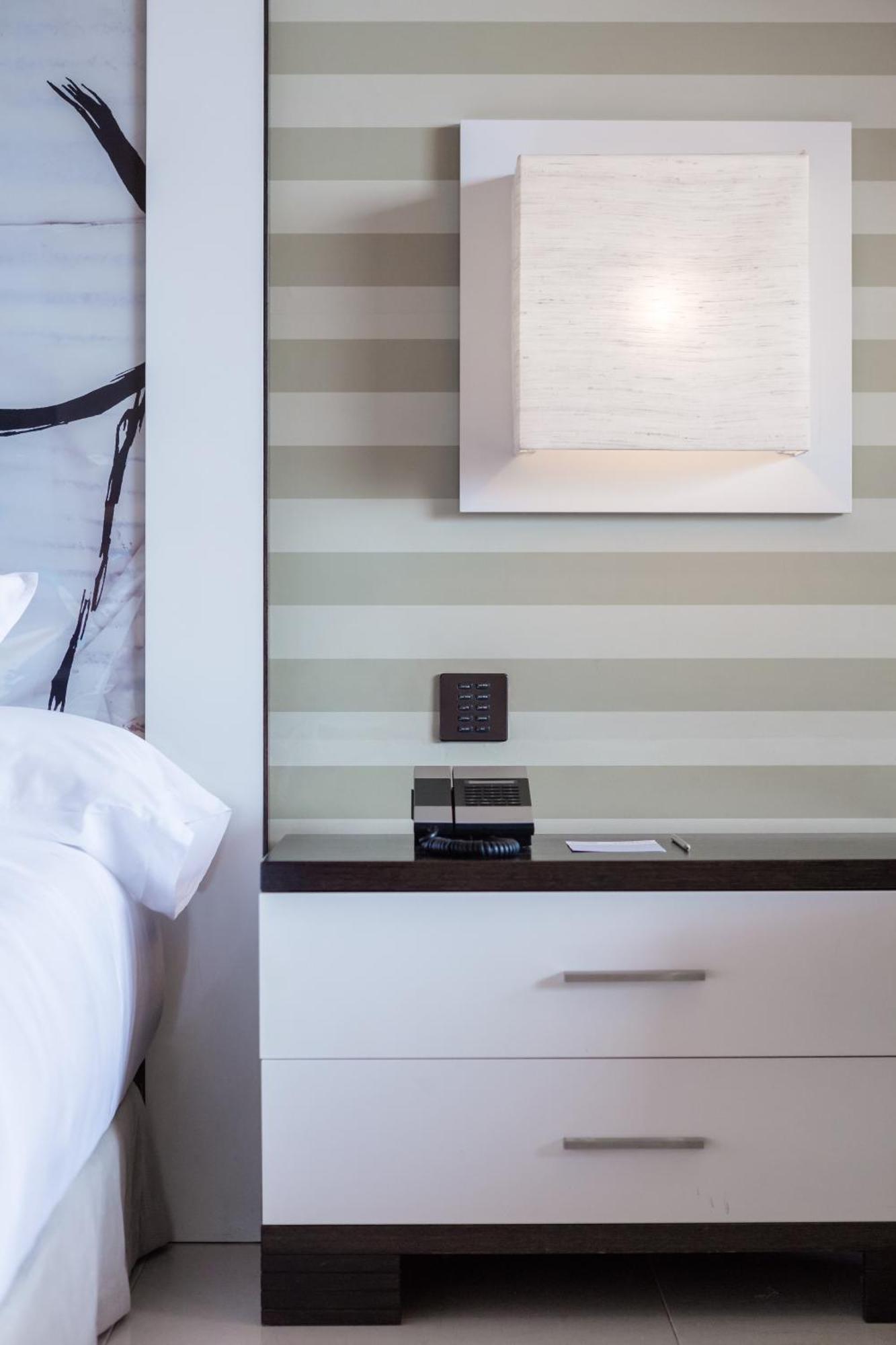 Deluxe Double Room (2 Adults + 1 Child),960109942:JPEG