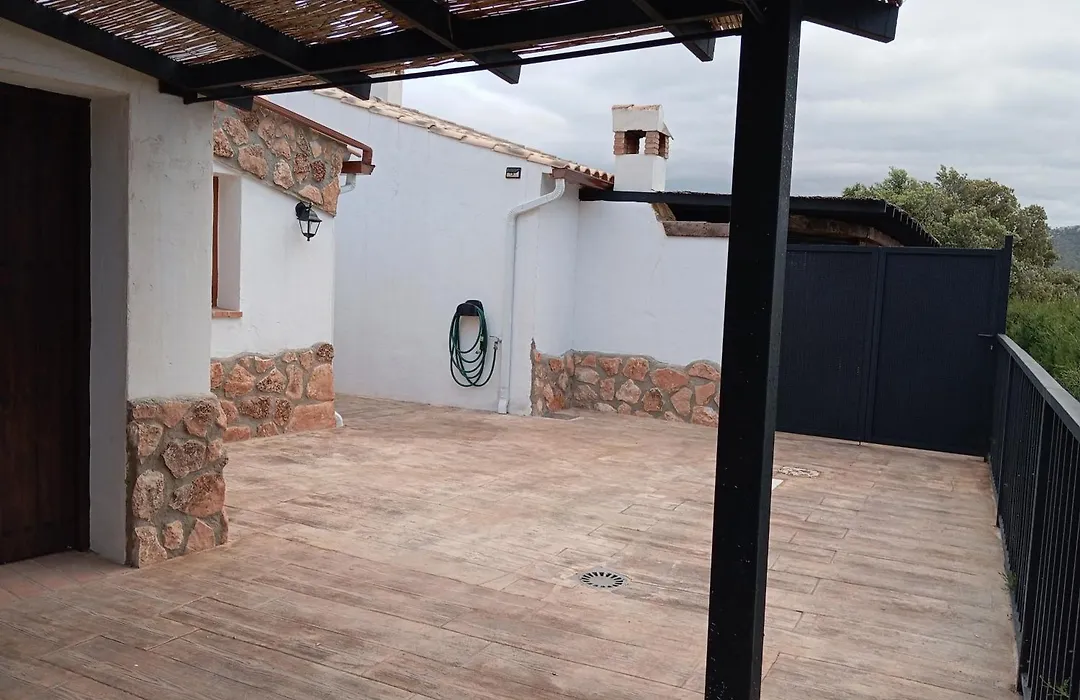 ENTRESIERRAS Apartamentos rurales con chimenea, barbacoa y espacio para eventos-1