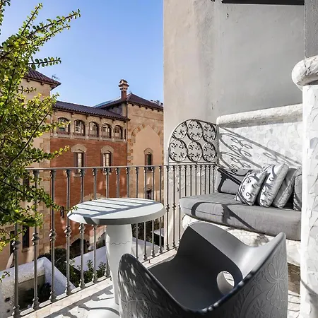 El Palauet Modernist Suites Barcelona-2