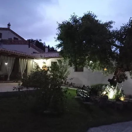 ENTRESIERRAS Apartamentos rurales con chimenea, barbacoa y espacio para eventos-2